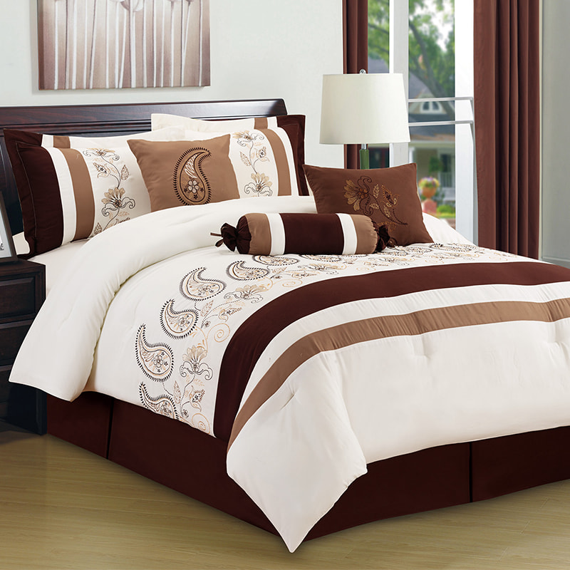 Lillian White Stripe Factiped Fabricipered Comforter Comforter
